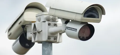 Yonne : ils exhibent une fausse arme devant une école