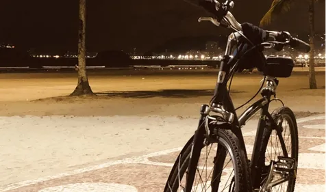 Une voiture renverse un cycliste en pleine nuit et prend la fuite