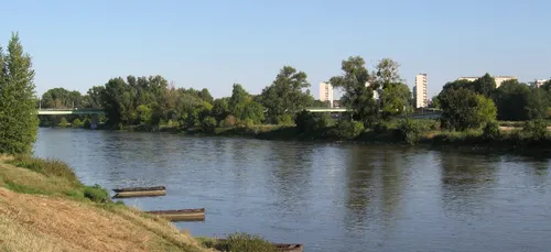 Orléans : un obus retrouvé dans la Loire !