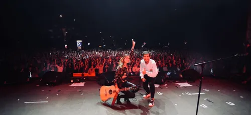 Tour Vibration : Claudio Capéo, Jérémy Frérot, Joyce Jonathan......