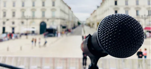 À Orléans, de nombreux fans sont déjà présents pour le Tour...