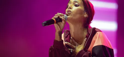 Tour Vibration : Amel Bent revient sur la longue absence