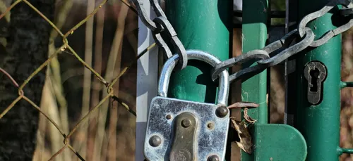 Sarthe : les parents d’élèves bloquent les écoles pour protester
