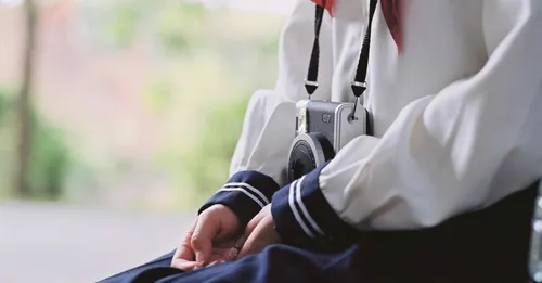 Blois : une jeune fille abordée par un inconnu devant son école