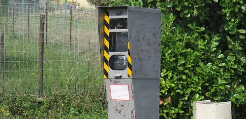 Loir-et-Cher : ils démontent et brûlent un radar à Villerbon