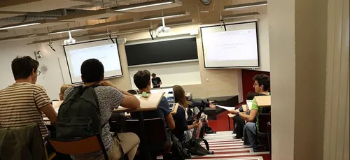 Les Universités opposées à la hausse des frais de scolarité des...