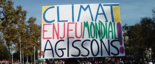 Angers : 1000 personnes marchent pour le climat !