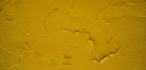 Saumur : la sous-préfecture a été aspergée de jaune