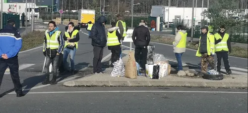 Fin du blocage des gilets jaunes sur le site d’Amazon à Saran