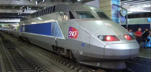 Panne à Montparnasse : la SNCF demande aux voyageurs de reporter...