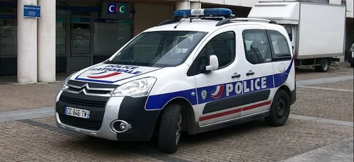 Angers : il agresse des policiers pendant une manifestation de...