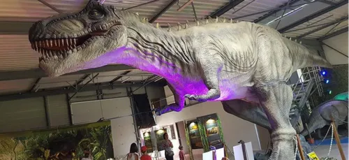 Bourgogne : un dinosaure taille réelle s’invite près de chez vous !