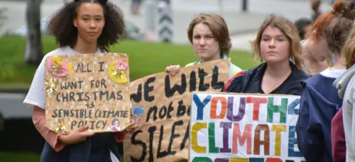 L’Etat inactif pour le climat, les lycéens lui rappellent dans la rue