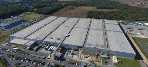 Loiret : des migrants cachés dans un camion à Amazon Saran