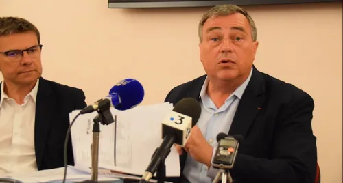 Le maire d’Orléans dément les accusations du Canard Enchainé