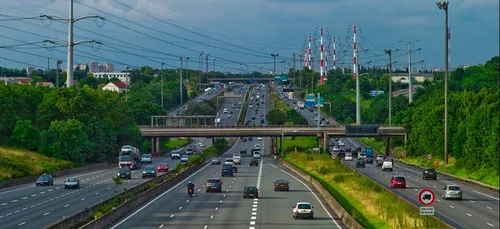 Yonne : un car de tourisme prend feu sur l’A6