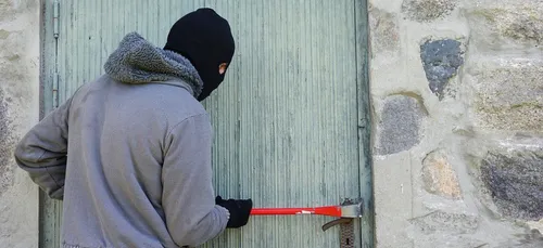 Saône-et-Loire : il cambriole une maison mais laisse ses papiers...