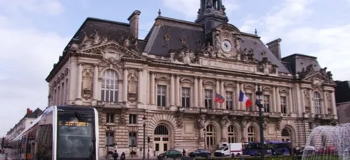 Tours : le maire Christophe Bouchet se sépare de deux conseillères