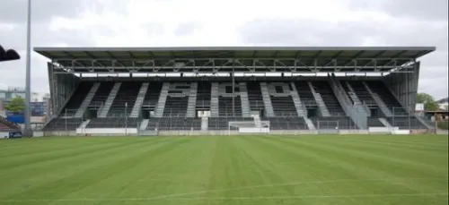 Banderole au SCO d’Angers : l’association Quazar souhaite des...