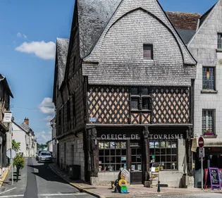 Loir-et-Cher : la maison de l’Ave Maria à Montrichard ravagée par...