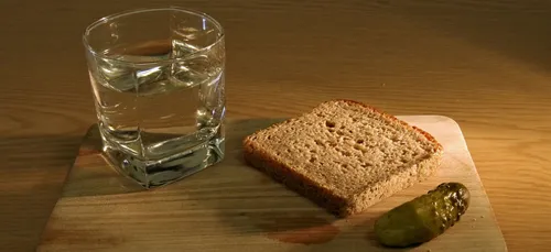 Les parents ne payent pas la cantine, deux enfants sont nourris de...