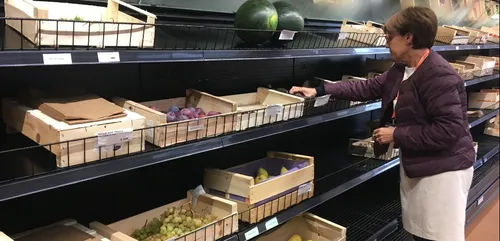 Près d’Orléans, des clients participent à un supermarché coopératif