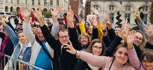 Tour Vibration à Orléans : les fans sont déjà là ! (Vidéo)