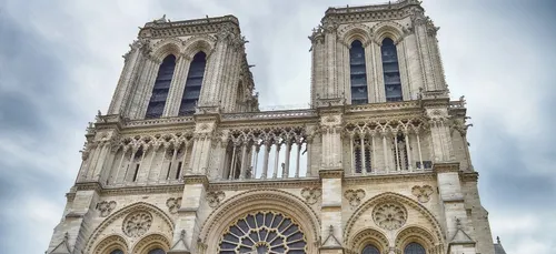 Attentat raté à Notre-Dame : 25 ans de prison requis contre une...