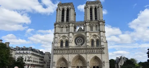 Attentat raté à Notre-Dame : une Loirétaine condamnée à 25 ans de...