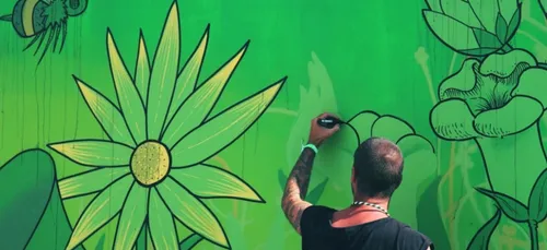 Loiret : un graffeur va réaliser une fresque dédiée à...
