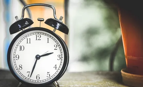 Passage à l’heure d’hiver : vers la fin du changement d’heure !