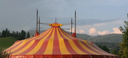 Fleury-les-Aubrais : journée de départ pour le cirque Zavatta