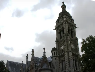 Le Mans : l’église Saint-Benoît recouverte de tags antifascistes...