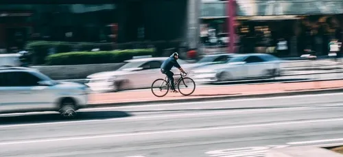 Nouvelle plateforme vidéo et veste intelligente pour les cyclistes...