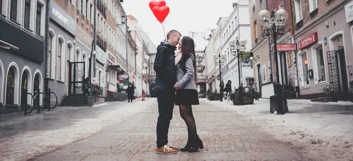 Saint-Valentin : 62% d’entre nous prévoient de faire la même chose