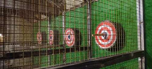 Nièvre : à Varennes-Vauzelles, lancer de hache et rage-room pour se...