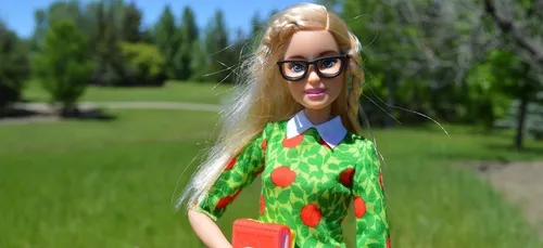 Impôts payés en bureau de tabac et Barbie neutre : voici le journal...