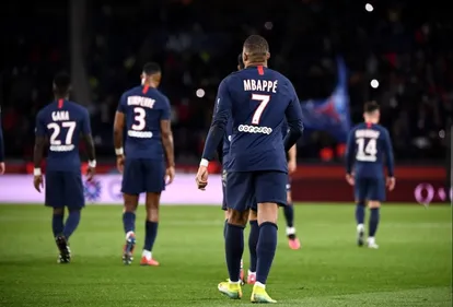 Football : les saisons de Ligue 1 et Ligue 2 ne reprendront pas