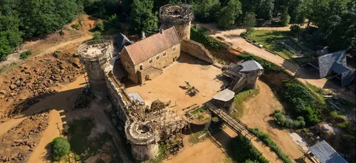 Plongez dans l’univers médiéval au château de Guédelon