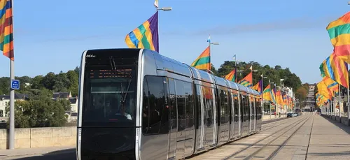 Tours : le pont Wilson interdit aux voitures à partir du 13 août