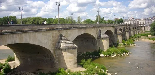 Orléans : la piste cyclable du Pont George V pérennisée