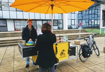 Le premier food-bike d’Angers sillonne la ville pour la pause...