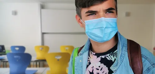Port du masque en primaire : le recours de parents du...