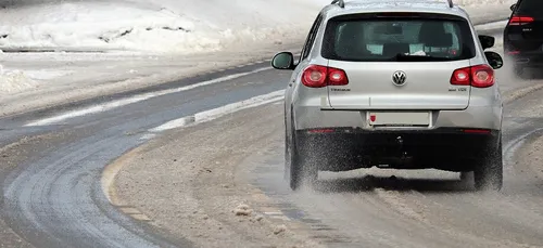 Neige : circulation compliquée sur les routes et dans les...
