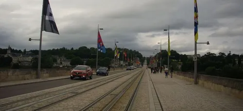 Tours : les voitures autorisées sur le pont Wilson entre le 25 mai...