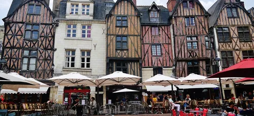 Tours : après un déconfinement festif en centre-ville, la préfète...