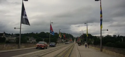 Tours : travaux sur le pont Napoléon, le pont Wilson rouvert aux...