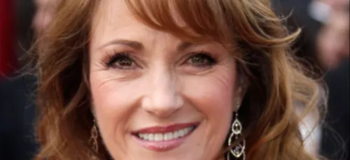 Jane Seymour (Dr Quinn) pose pour Playboy !