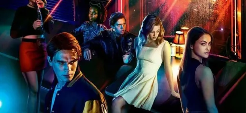 Les actrices de Riverdale furieuses d'avoir été photoshopées sans...