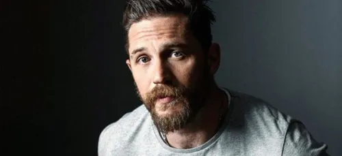 « Fonzo » : les premières images de Tom Hardy dans la peau d’Al...